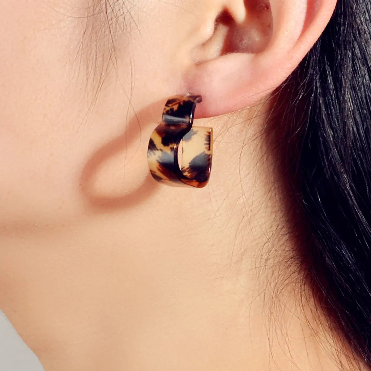 Designer Jewelry Trendy Brown Leopard Resin Acrylic Heart Stud Pierced Earrings Feelontop Jewellery