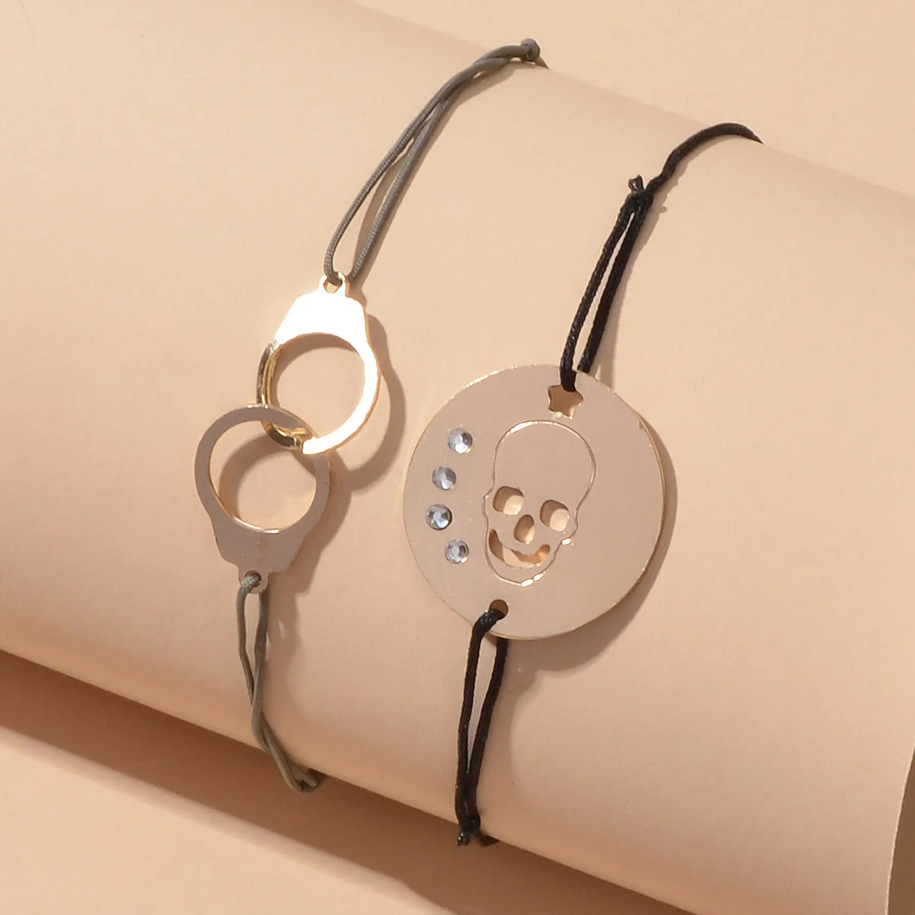 2pcs Goth Punk Hip Hop Elastic Rope Skull Handcuffs Charm Pirate Bracelet Bangle Feelontop Jewellery