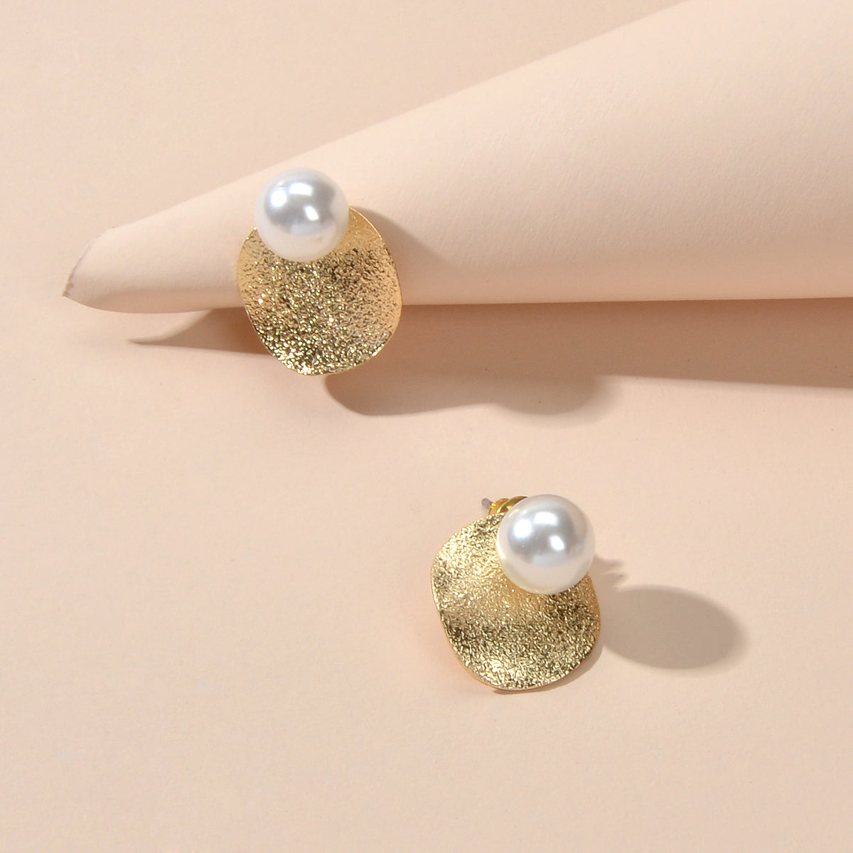 Gold Plated Retro Designer Jewellery Pearl Decoration Disc Stud Pierced Earrings Feelontop Jewellery