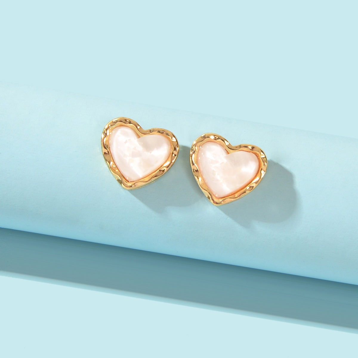 Exquisite Lightweight White Black Resin Heart Stud Earrings Valentine Jewellery Feelontop Jewellery