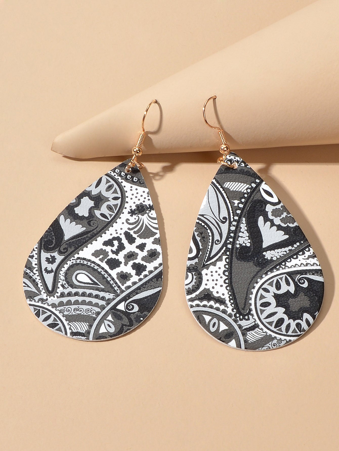 Ethnic Jewellery White Black Geometric Pu Leather Water Drop Dangle Earrings Feelontop Jewellery