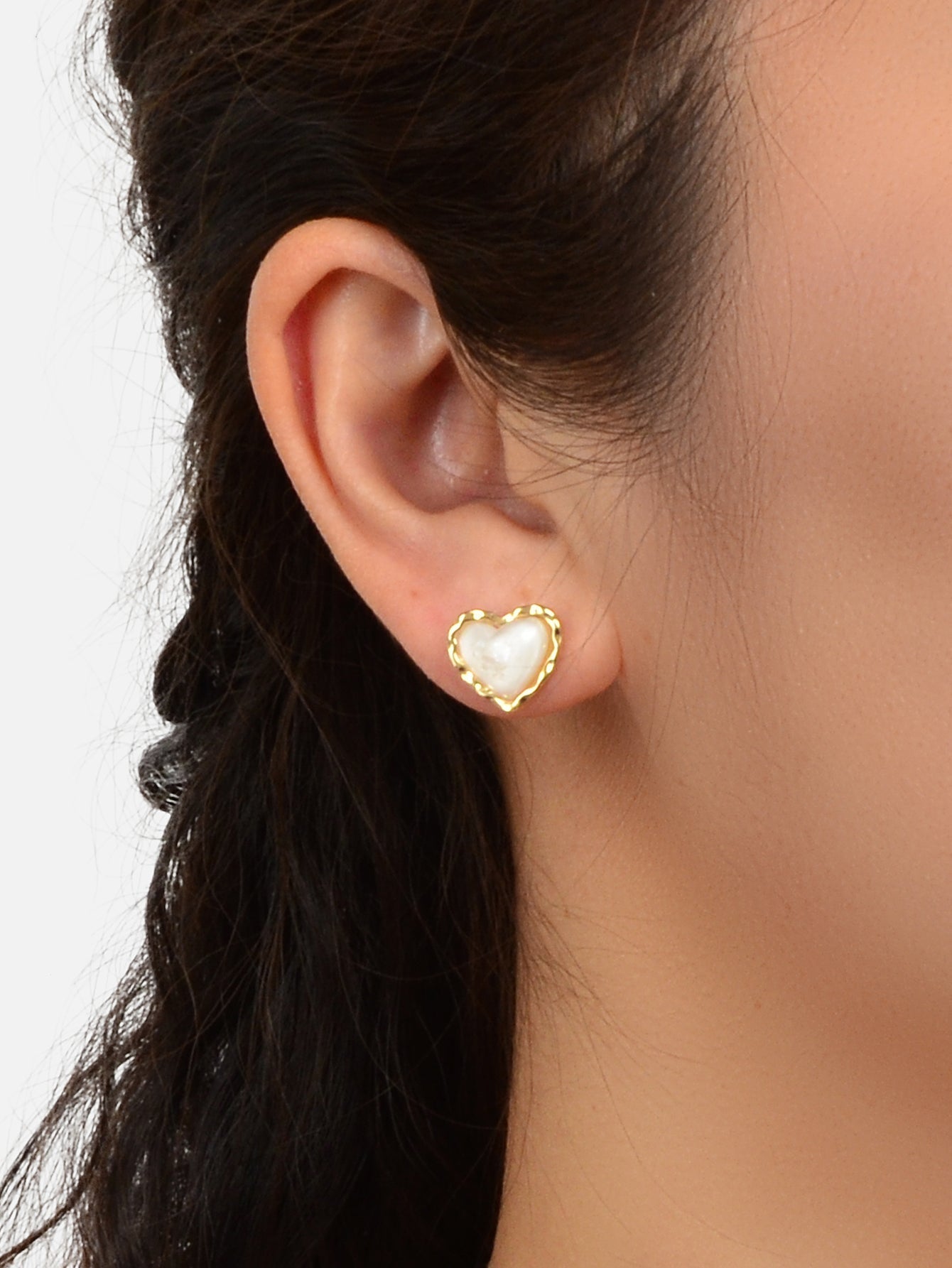 Exquisite Lightweight White Black Resin Heart Stud Earrings Valentine Jewellery Feelontop Jewellery