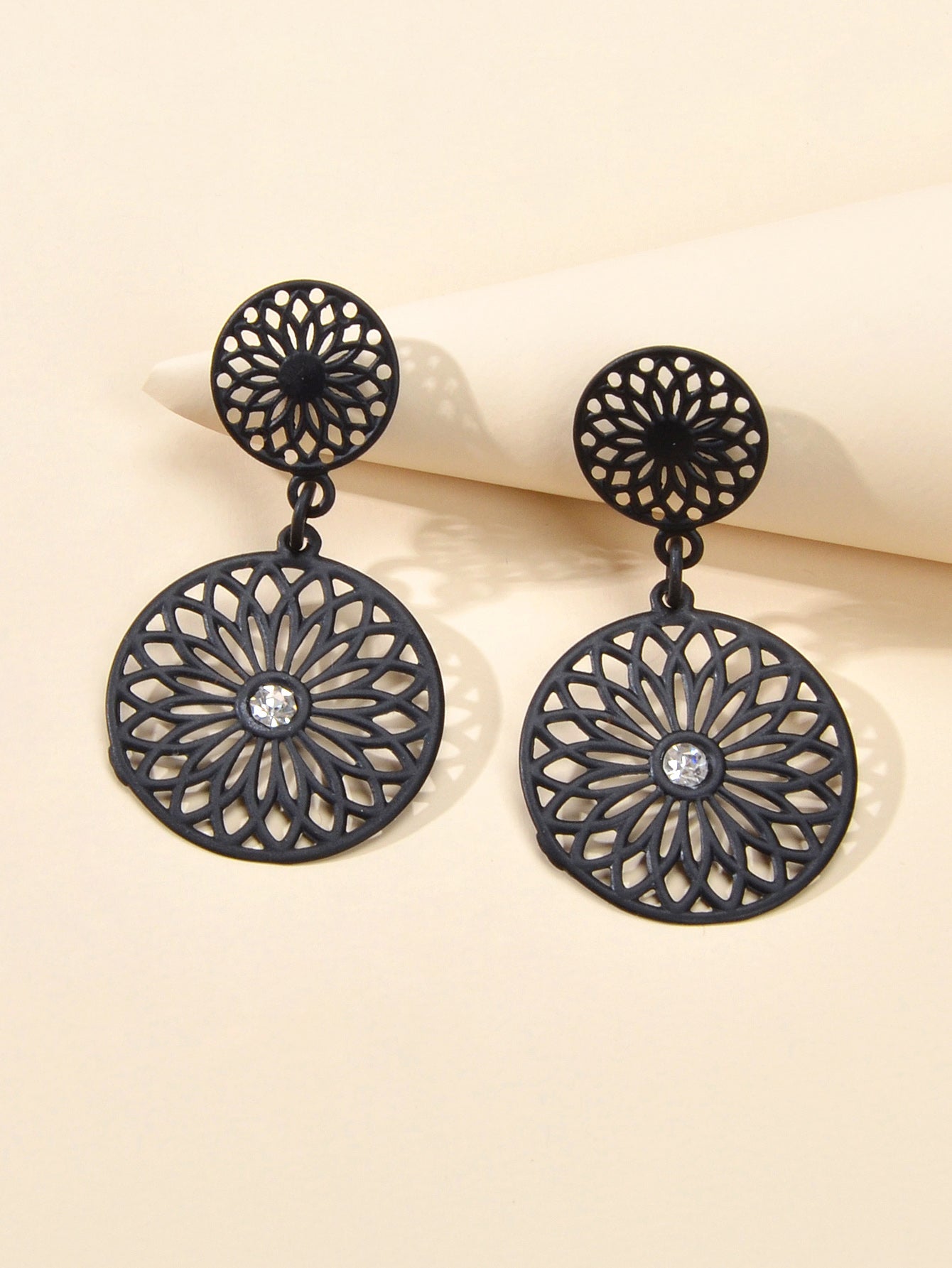 Vintage Jewellery Hollow Out Mandala Black Carved Flower Pattern Round Earrings Feelontop Jewellery