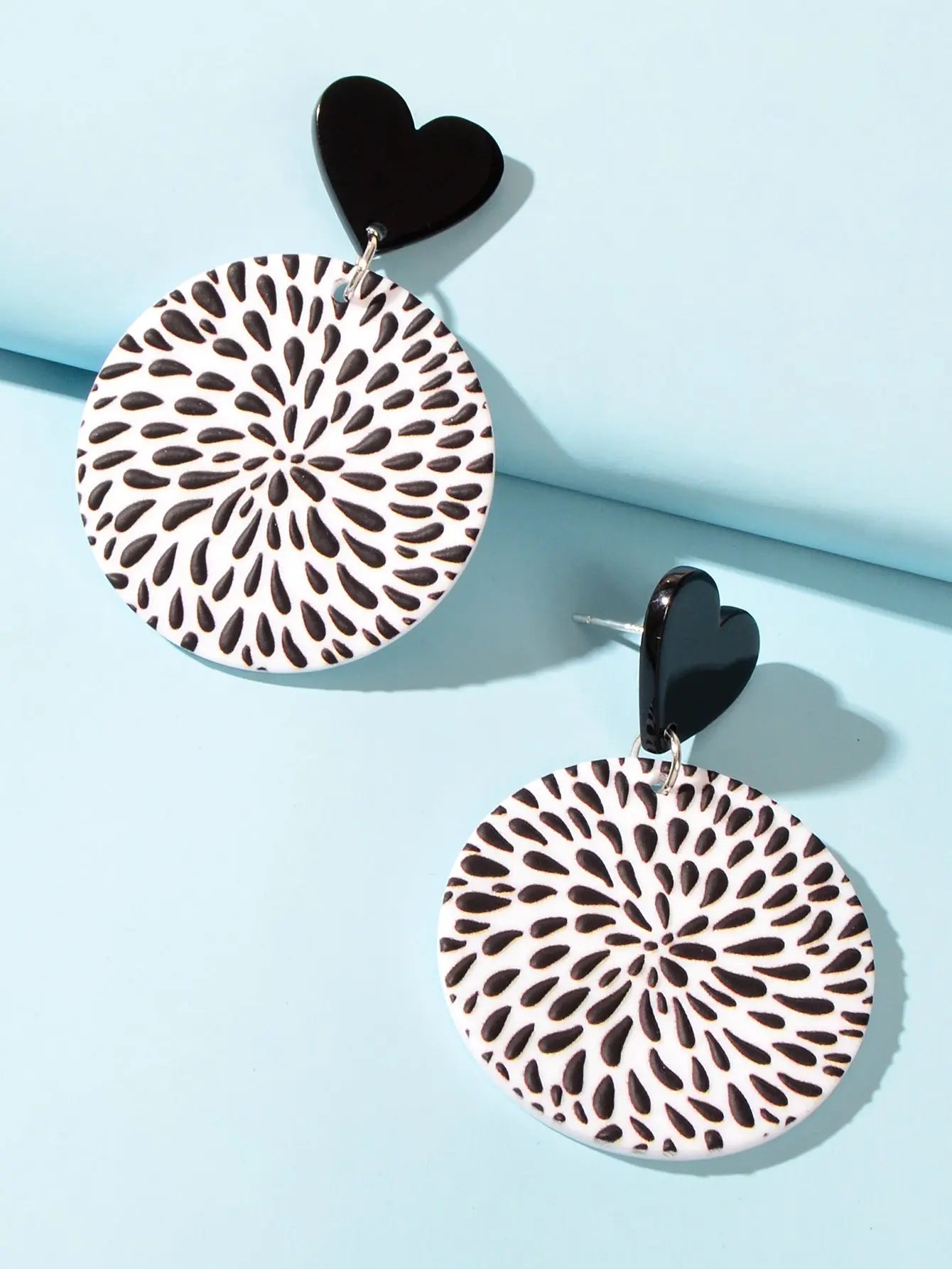 Boho Retro White Black Geometric Pattern Heart Round Acrylic Holiday Earrings Feelontop Jewellery